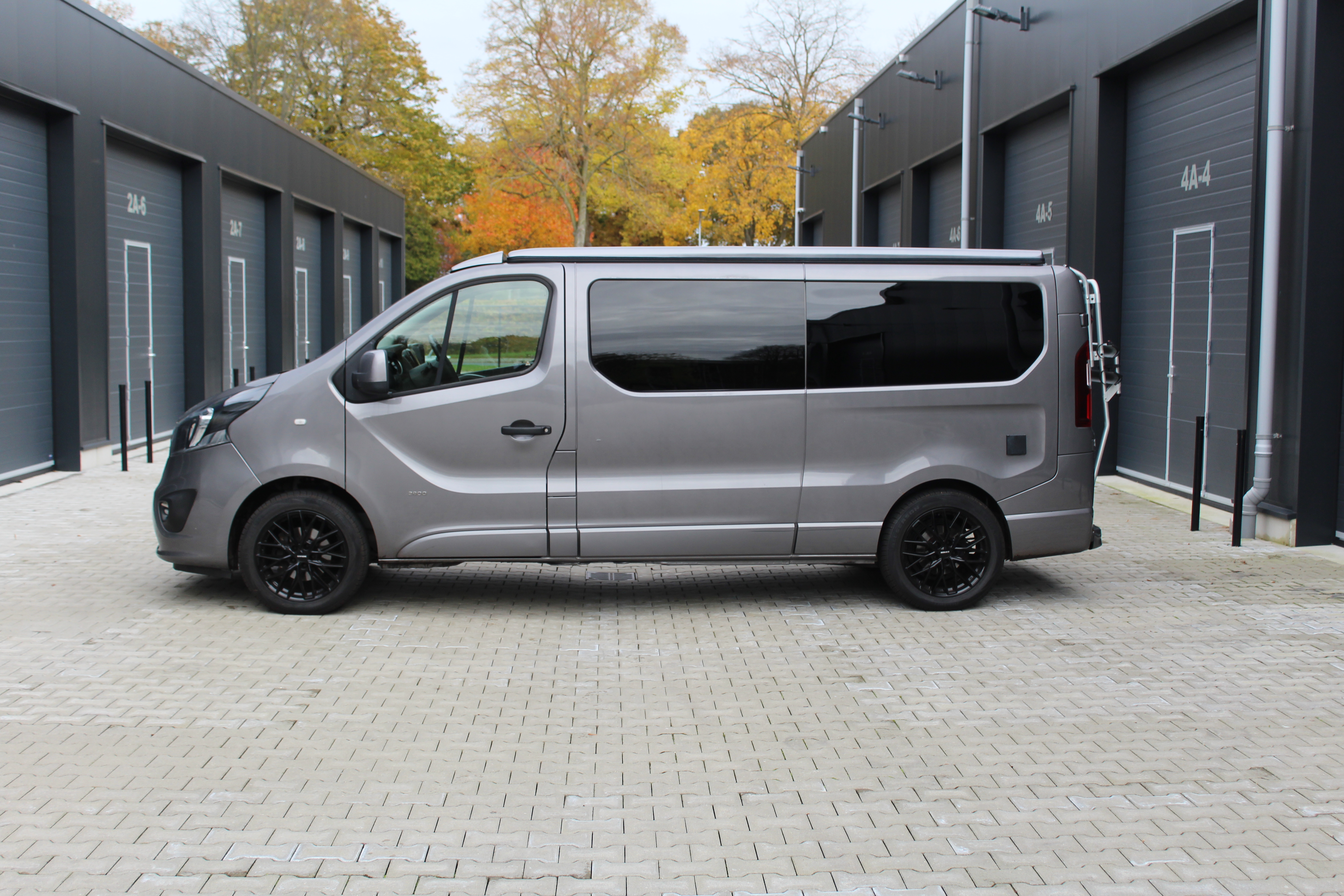 Opel Vivaro Grijs 4 persoons